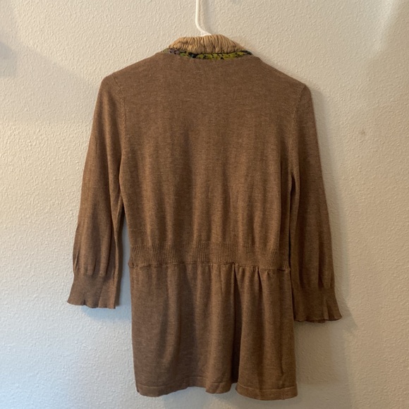 BKE Boutique fun print cardigan size is worn off but fits like a medium - Picture 4 of 5